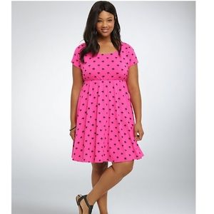 Hot pink dress with black palm trees 🌴